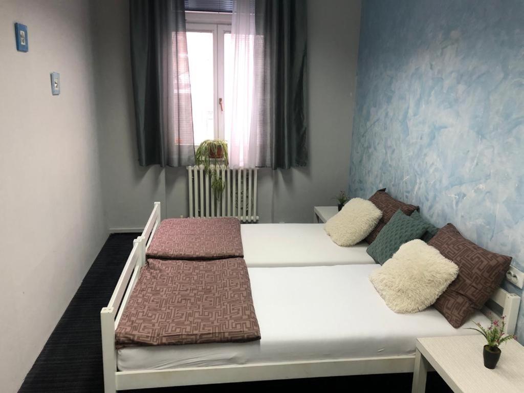 Spacious Tuzlaks Apartments Sarajevo Ferhadija Екстер'єр фото